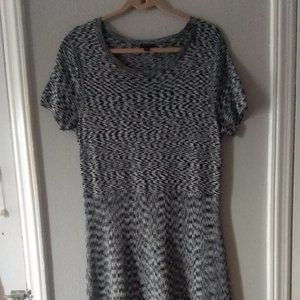 Ann Taylor Black & White Geo Stitch Short Sleeve Dress .Flare Bottom Size XL